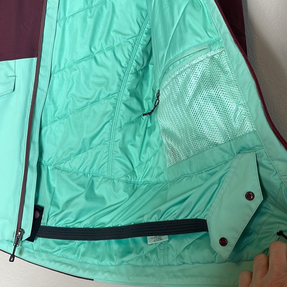 Patagonia Insulated Snowbelle Ski Snowboard Jacket in Dark Currant Size XS - Picture 14 of 15